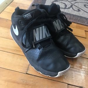 NIKE ATHLETIC SHOES SNEAKERS SIZE 6